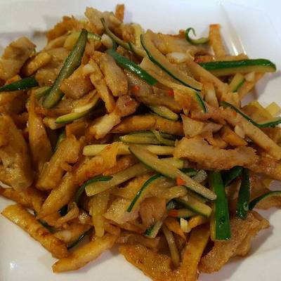 小黃瓜炒甜不辣食譜與作法by Sue Kuang Cookpad