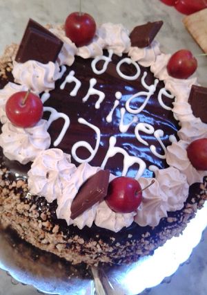 صورة لوصفة كيكة الشوكولاطة 🍫لعيد ميلاد امي