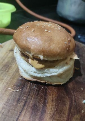 A picture of McDonald's veggie burger.