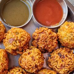A picture of Maggi pakode.