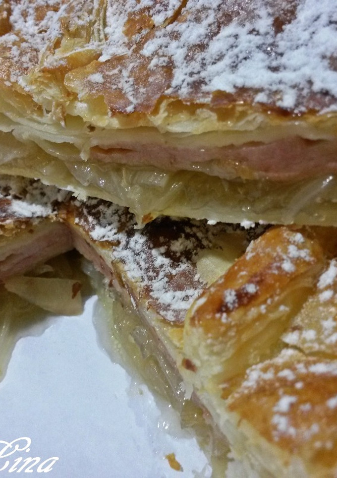 Una foto de Empanada de hojaldre Navideño