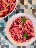 Insalata colorata di frutta secca