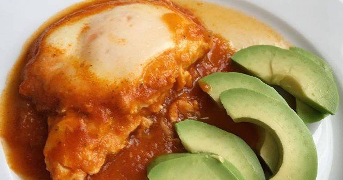 Huevos ahogados en salsa roja Receta de Chef Diosa- Cookpad