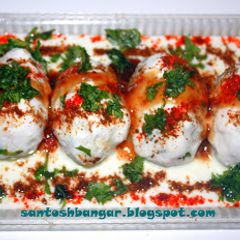 A picture of Bread Dahi Vada. (no grinding no frying).