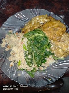 Foto resep Sayur Urap Tempe Goreng