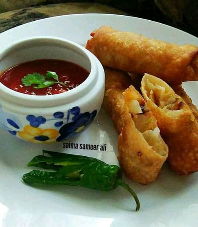 A picture of Spring rolls.
