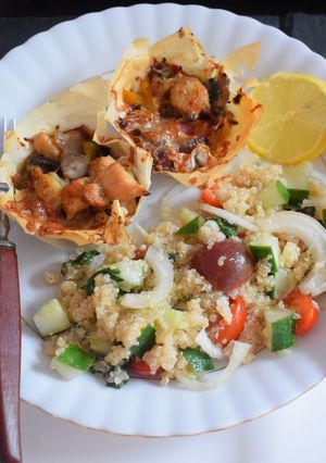 A picture of Chicken/veggie baskets.