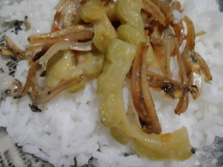 Bagaimana Menyiapkan Tumis pare teri yang Bisa Manjain Lidah