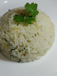Una foto de Arroz blanco al perejil