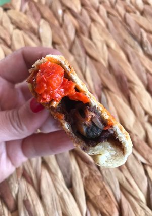 Una foto de Empanaditas de horno de “choritos y morcilla”