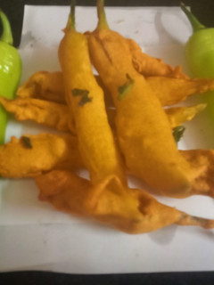 சுவை மிக்க ரோட்டு கடை மிளகாய் பஜ்ஜி / milagai bajji Recipe in tamil செய்முறை முக்கிய புகைப்படம்