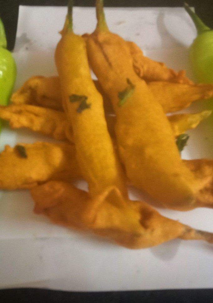 சுவை மிக்க ரோட்டு கடை மிளகாய் பஜ்ஜி / milagai bajji Recipe in tamil செய்முறை முக்கிய புகைப்படம்