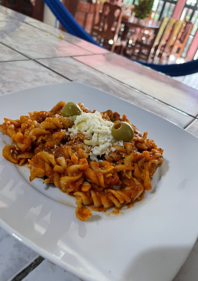 Una foto de Pasta Puttanesca a la G