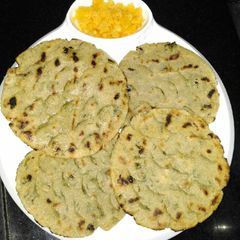 A picture of Jowar Spring Onion,Green Garlic Rotla.