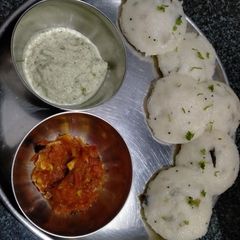 A picture of Idli sambhar.