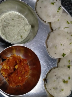 A picture of Idli sambhar.