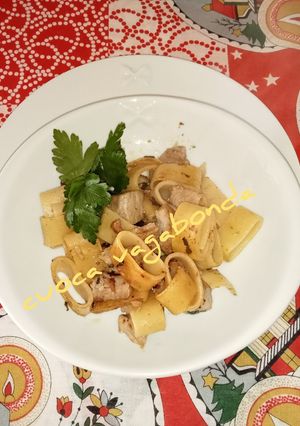 Foto di Calamarata con tonno fresco