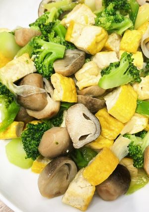 Foto resep Tumis brokoli tahu jamur