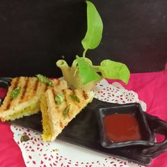 A picture of Stuffed Dhokla Grill Sandwich Toasts.