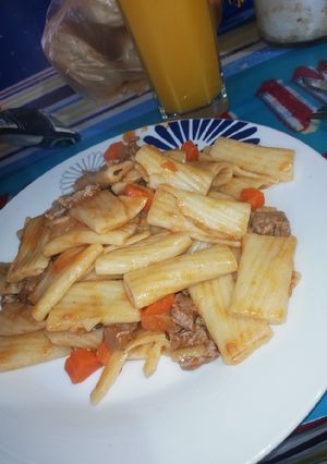Una foto de Rigatoni con salsa de tomate y carne