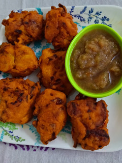 प्याज पकौड़ा(pyaz pakoda recipe in hindi) रेसिपी मुख्य फोटो