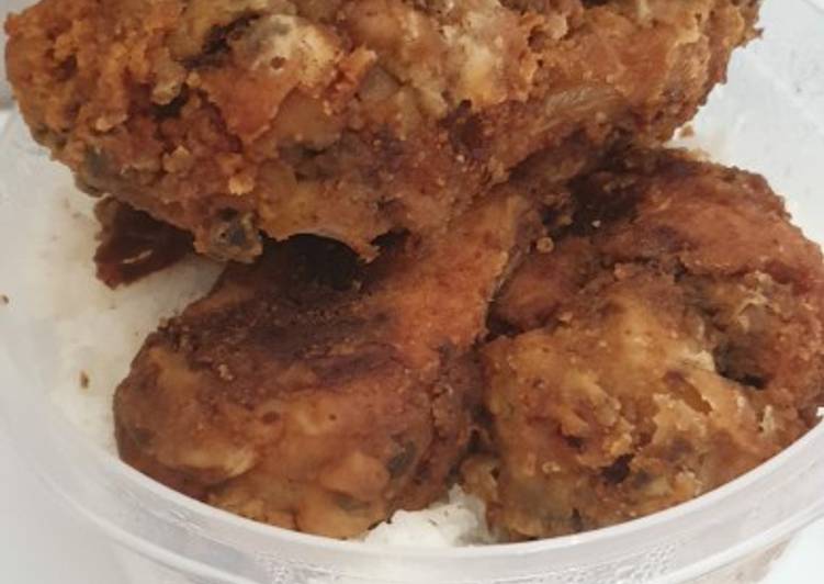 Pollo en hierbabuena y comino para almuerzo en playa