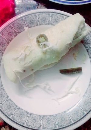 A picture of Zinger shawarma.