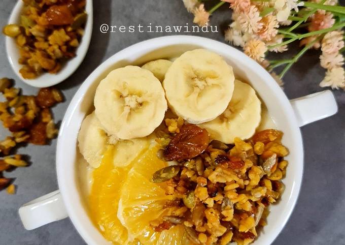 Wajib coba! Resep bikin Smoothies Pisang Tabur Granola Tempe dijamin sempurna