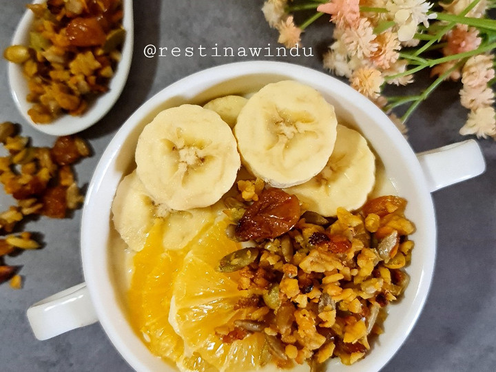 Wajib coba! Resep bikin Smoothies Pisang Tabur Granola Tempe dijamin sempurna