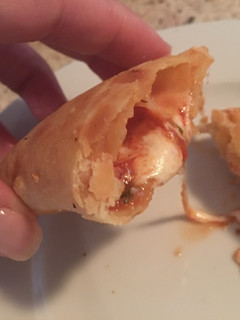 Una foto de Empanadillas/pastelillos/ o empanadas de pizza