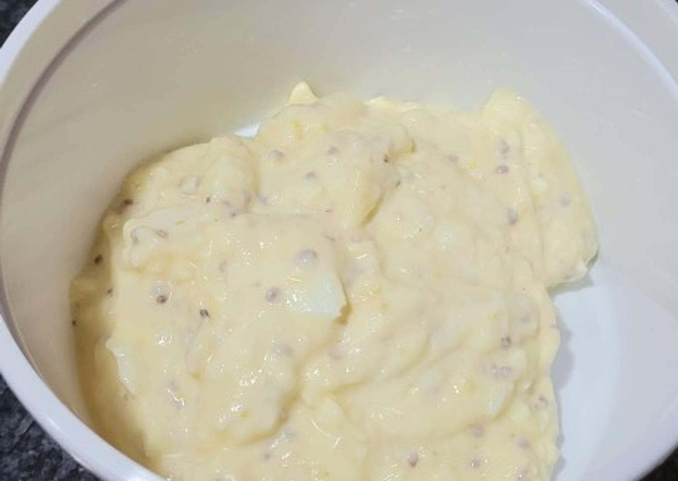 Falsa mahonesa de queso fresco batido con toque de mostaza