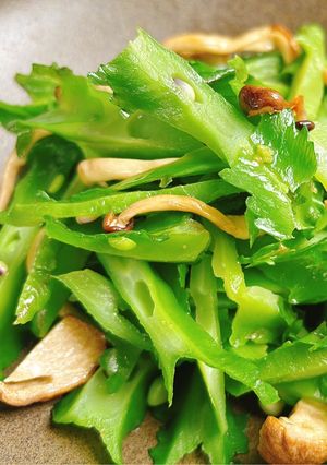 Hình của món Đậu rồng (đậu khế) xào nấm.