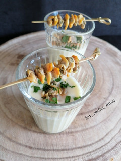 Una foto de Vichyssoise con berberechos
