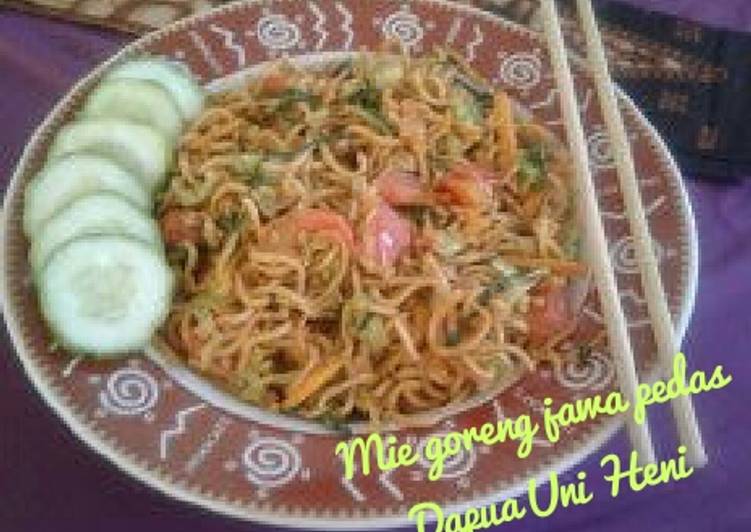 Bagaimana Membuat Mie goreng jawa pedas🥢 yang Enak Banget