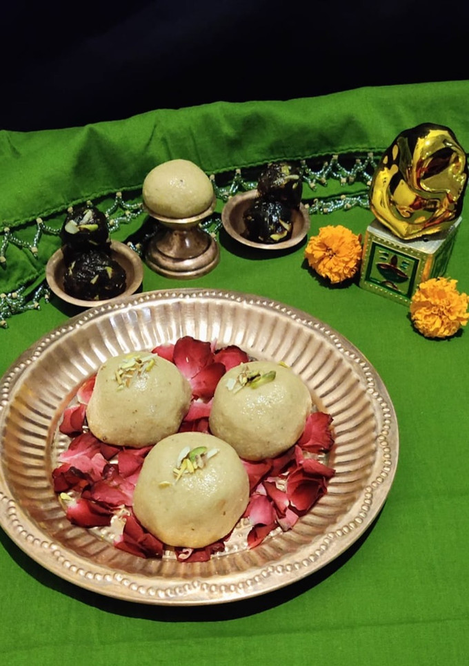 સ્ટફ્ડ પીનટ લાડુ(stuff peanut ladu recipe in gujarati) રેસીપી મુખ્ય ફોટો
