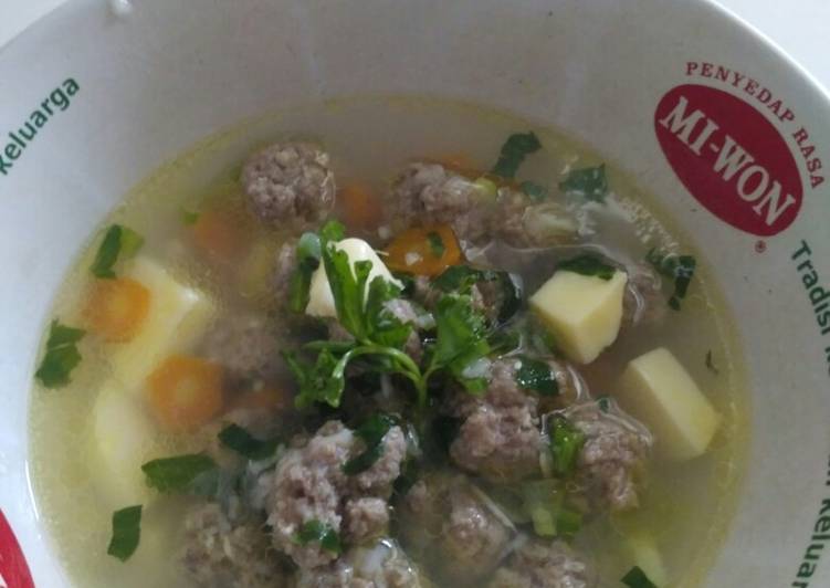 Resep Sop Bola Daging Keju #mpasi13m+ Yang Enak Banget