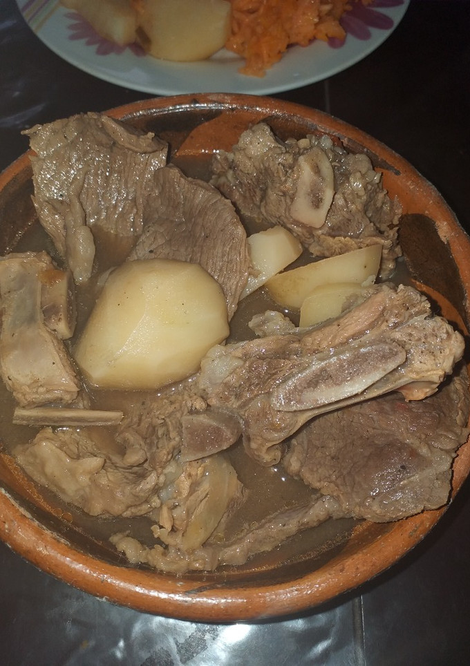Una foto de Bistec con papas