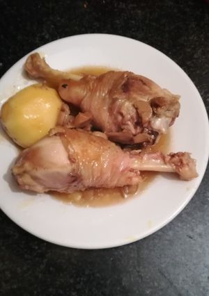 Foto principal de Pollo Campero a la cerveza en salsa de cebolla en la olla GM g