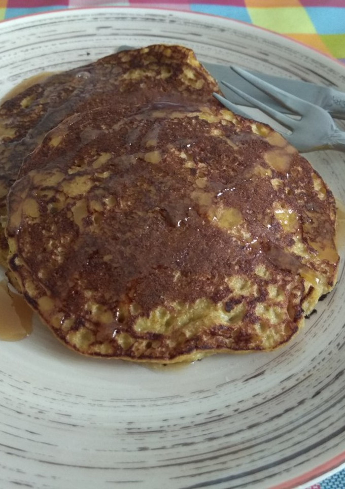 Una foto de Tortitas de manzana y canela con miel