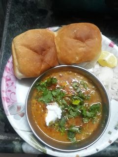 पावभाजी (pav bhaji recipe in marathi) रेसिपी चे मुख्य फोटो
