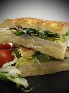 Una foto de Tortilla de patata rellena fría
