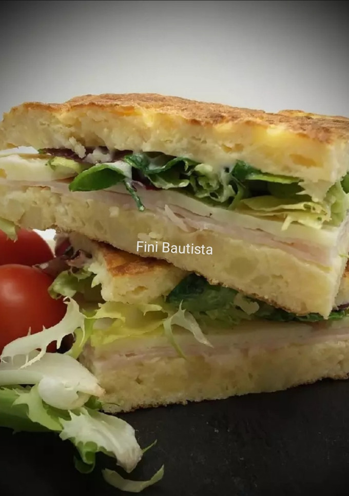 Una foto de Tortilla de patata rellena fría