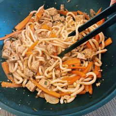 A picture of Udon wok.