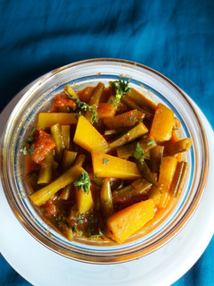 મિક્સ શાક (Mix Shaak Recipe in Gujarati) રેસીપી મુખ્ય ફોટો