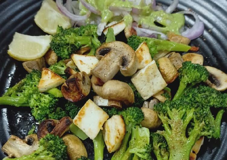 Mushroom broccoli salad