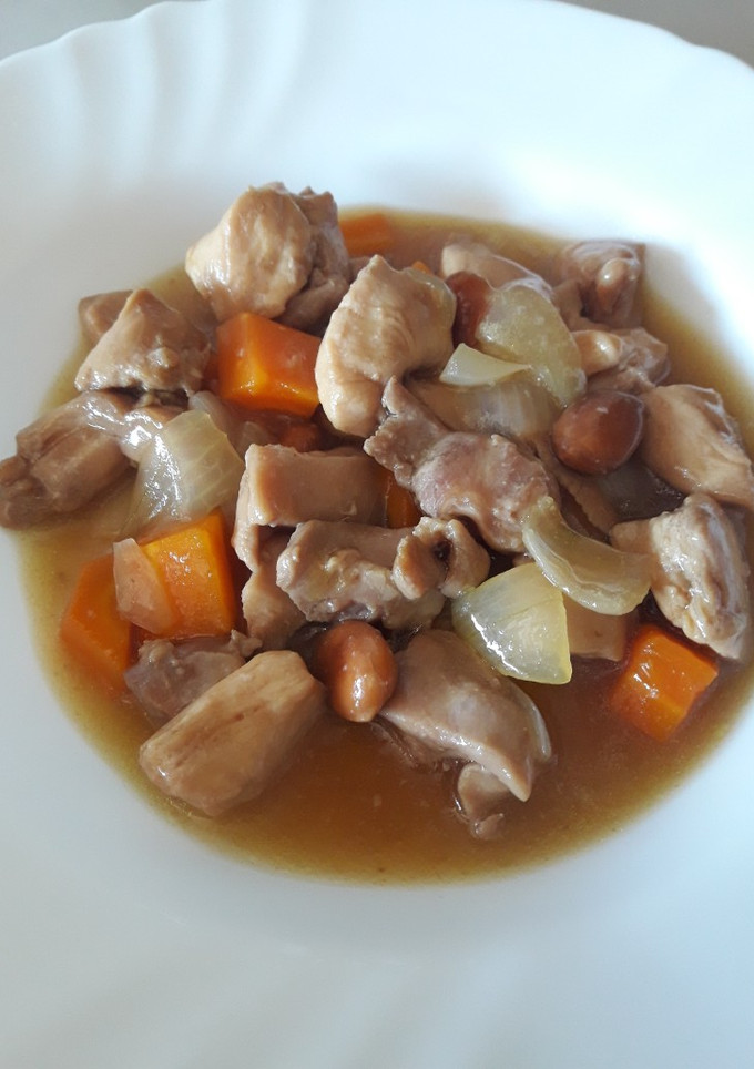 Una foto de Pollo con almendras