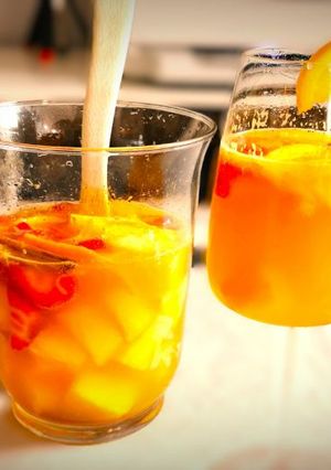 A picture of Cava Sangria.