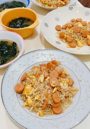 รูปของ ข้าวผัดไส้กรอก+ซุปมิโสะ