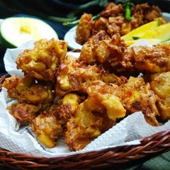 A picture of Raw mango, onion bhaji.