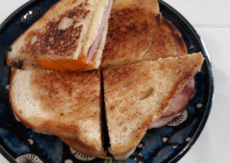 Recipe of Yummy Grilled cheese and ham